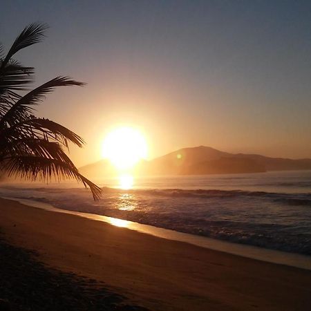 Chale No Condominio Verde Mar Na Praia Da Cocanha Caraguatatuba Εξωτερικό φωτογραφία